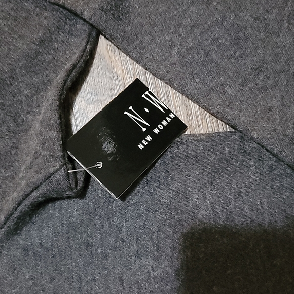 Brand NWT new woman design medium long sleeve turtleneck soft fabric dark Gray - Picture 4 of 8